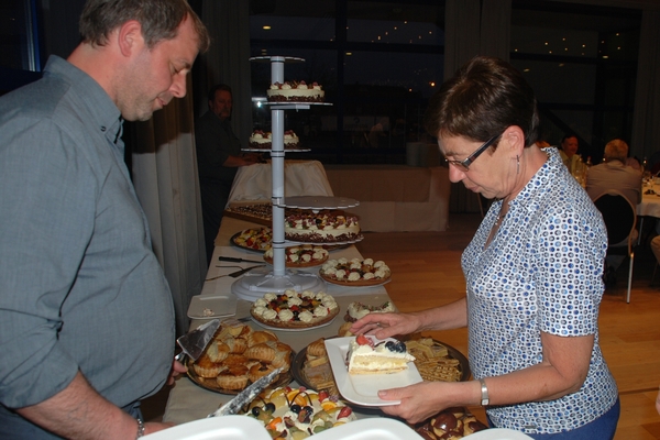 104  Feest Jef en Greta 27 mei 2012 - buffet van nagerechten