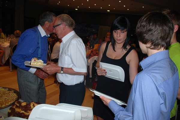 106  Feest Jef en Greta 27 mei 2012 - buffet van nagerechten