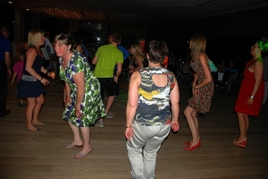 182  Feest Jef en Greta 27 mei 2012 - dansen en plezier