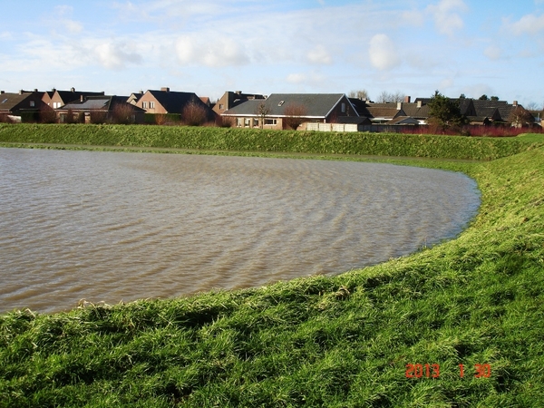 Het bufferbekken na den dooi eind jauari 2013.