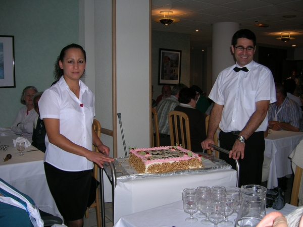 Speciale taart voor Ziekenzorg