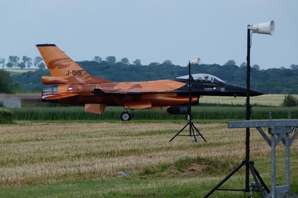 282-F16 Solo Display-Netherlands
