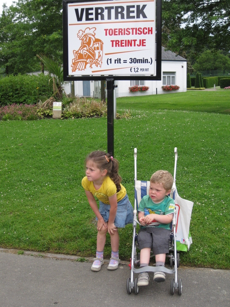 14) Wachten op het treintje