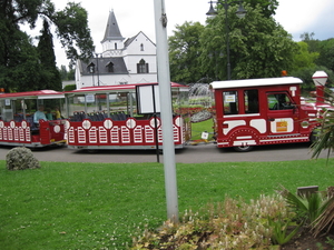 18) Wachten op 't vertrek