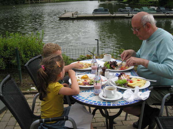 60) Samen smullen