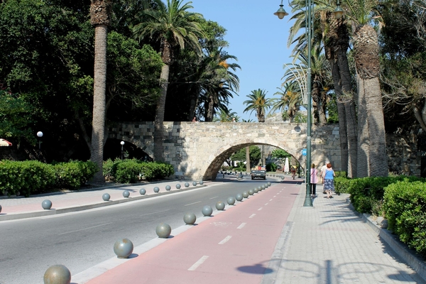 Toegangsbrug naar Burcht van Kos