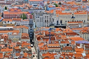 Lissabon - zicht over de stad van op Castelo de So Jorge