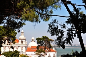 Lissabon - zicht over de stad van op Castelo de So Jorge