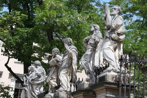 Krakau,  12 apostelen voor Petrus en pauluskerk