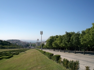 027 CIMG2744 uitzicht over Lissabon richting Praça Marques de Po