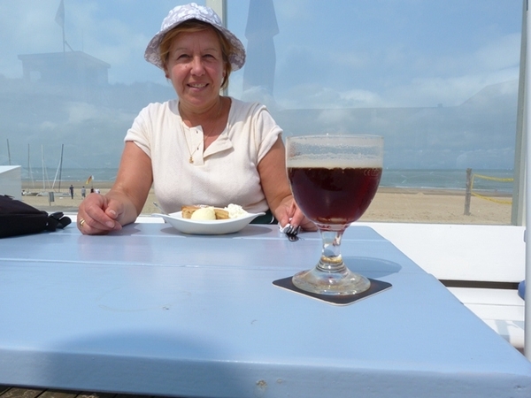 099-De appeltaart proeven...