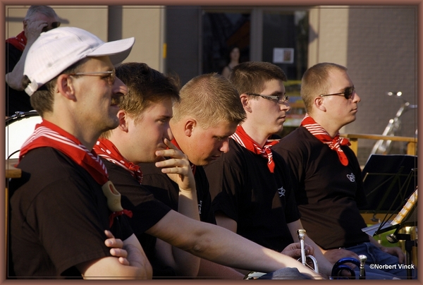 sized_sized_DSC44357a opening bloementapijt Moorsel