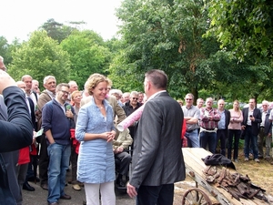 12-06-15 Overhandiging 1e kaart Wandelnetwerk Kempense Meren) 02