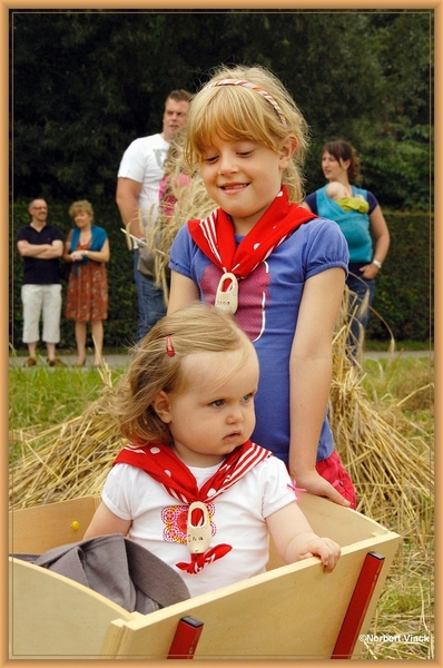 sized_sized_DSC44769a pikkeling  baardegem grote en kleine zus-