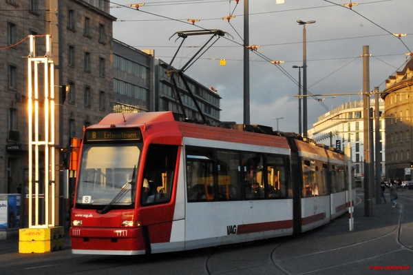 VAG 1111 lijn 8 NÜRNBERG 20170617 20u40 (2)