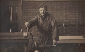 dick febr 1947 amb.school gordelweg rotterdam