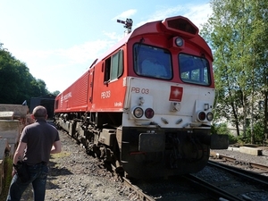 117-Diesellocomotief 210.077 van het TSP