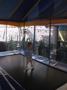 55) Ruben op de trampoline
