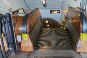 Voetgangerstunnel roltrap