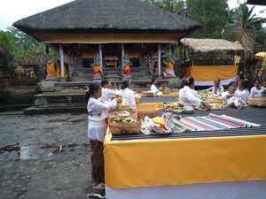 2L Tampaksiring, waterbronnen tempel, Tirta Empul _P1140588