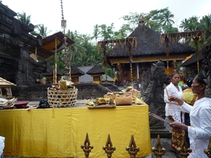 2L Tampaksiring, waterbronnen tempel, Tirta Empul _P1140595