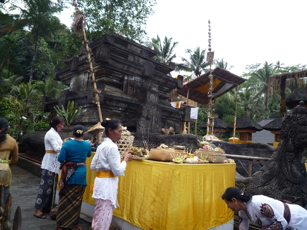 2L Tampaksiring, waterbronnen tempel, Tirta Empul _P1140596