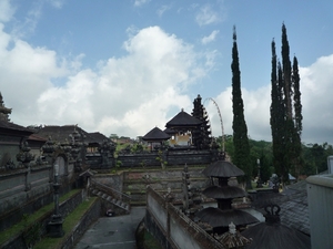 2P Pura besakih, de moedertempel, belangrijkste tempel op Bali _P