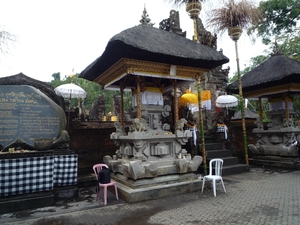 2L Tampaksiring, waterbronnen tempel, Tirta Empul _P1140576