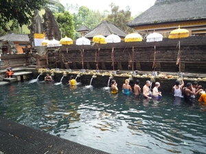 2L Tampaksiring, waterbronnen tempel, Tirta Empul _P1140577