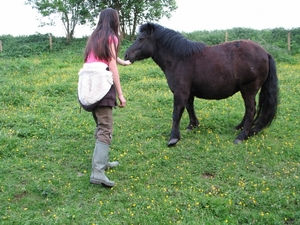 02) Sarah en de pony