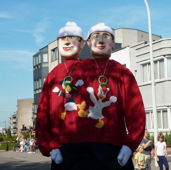 Antwerp, folklore, Deurne reuzen