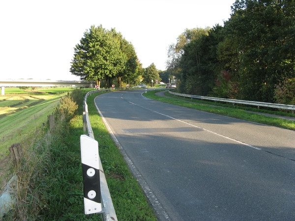 Emmerichsebrug voorbij gefietst