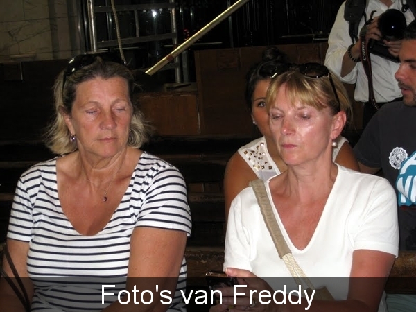 20120904 Marseille  kerk Elodie en Herlinde IMG_2186