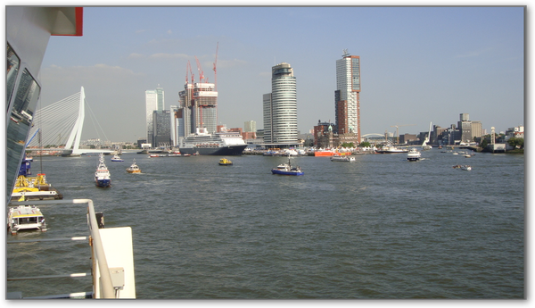 Wilhelminakade met het m.s Rotterdam