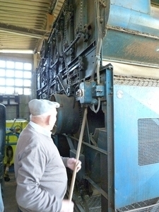 33-Uitleg van de hopboer over de hopplukmachine
