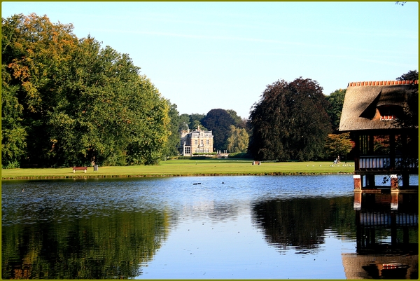 water,bomen,architectuur