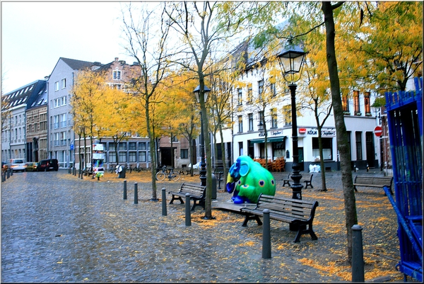 architectuur,antwerpen,bomen,regen