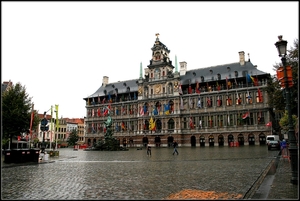 De Grote Markt in Antwerpen op een regenachtige dag