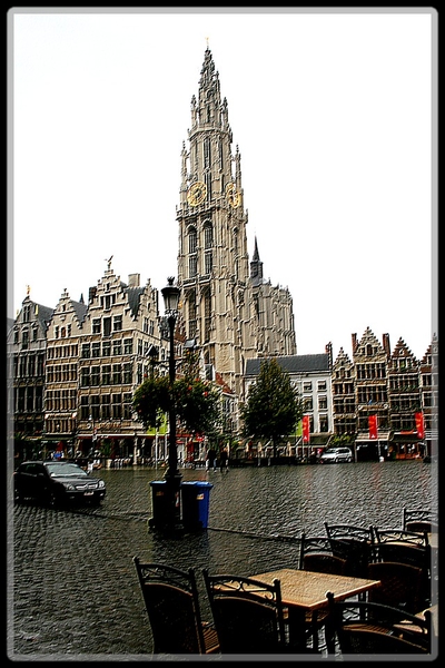 Antwerpen in de regen