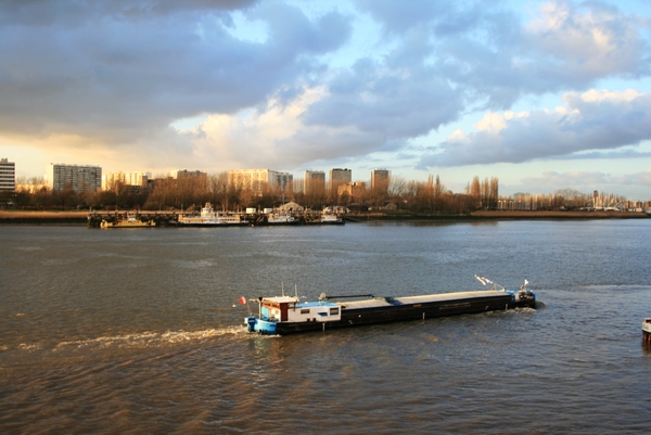 Tijdens zonsondergang aan de Schelde