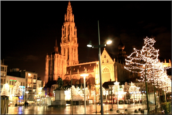 Antwerpen,de groenplaats,kerstverlichting,december,kathedraal