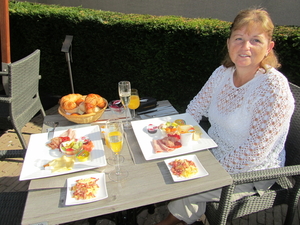 Een rijk gevulde tafel