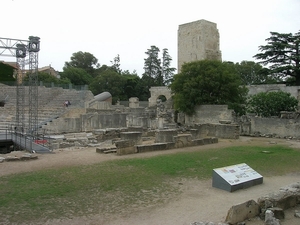 2 Arles 036