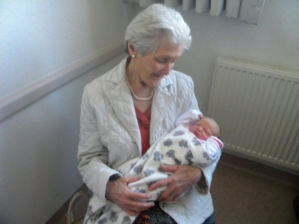 Overgrootmoeder met mitte