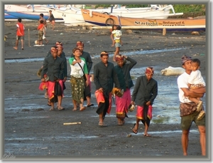 Ceremonie aan de zee