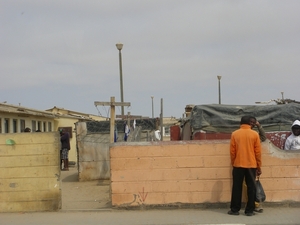 11. De keezijde van de medaille de township van Swakopmund