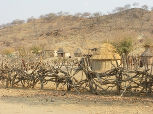 10. Kraal met hutjes van de Himba's (2)