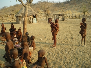 19. De meeste van de gehuwde Himba-vrouwen waren zwanger!