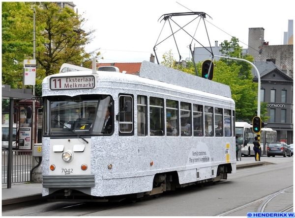 7042 lijn 11 FR. ROOSEVELTPLAATS 20120802_1