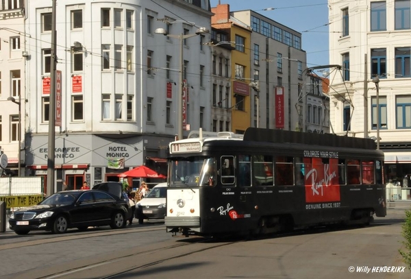 7042 'RAY-BAN' KON. ASTRIDPLEIN 20130816_1 lijn 11